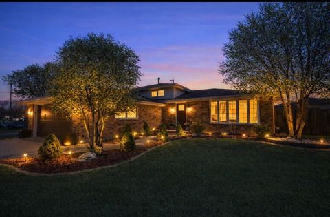 Tiny photo for 9133 S Meade Avenue, Oak Lawn, IL 60453 (MLS # 12589111)