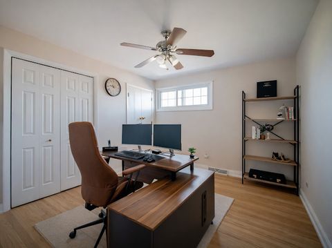 Tiny photo for 9133 S Meade Avenue, Oak Lawn, IL 60453 (MLS # 12589111)