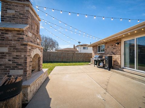 Tiny photo for 9133 S Meade Avenue, Oak Lawn, IL 60453 (MLS # 12589111)