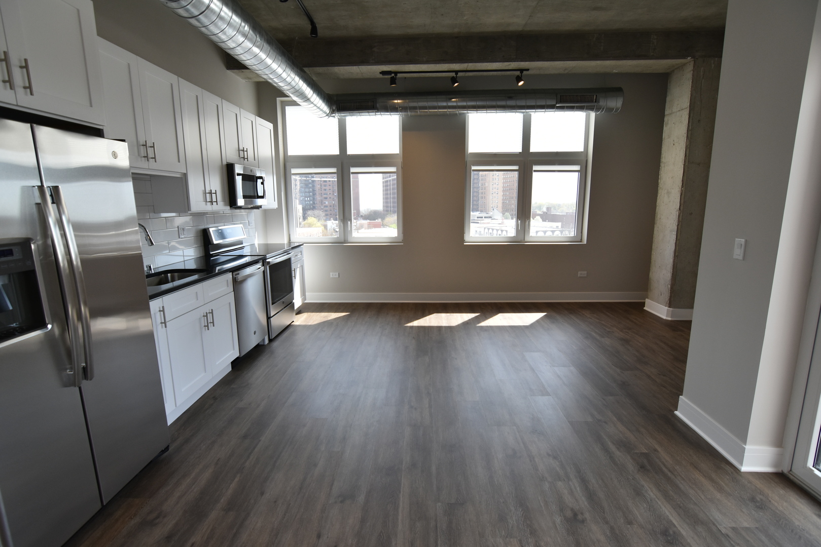 3833 N Broadway Street 712