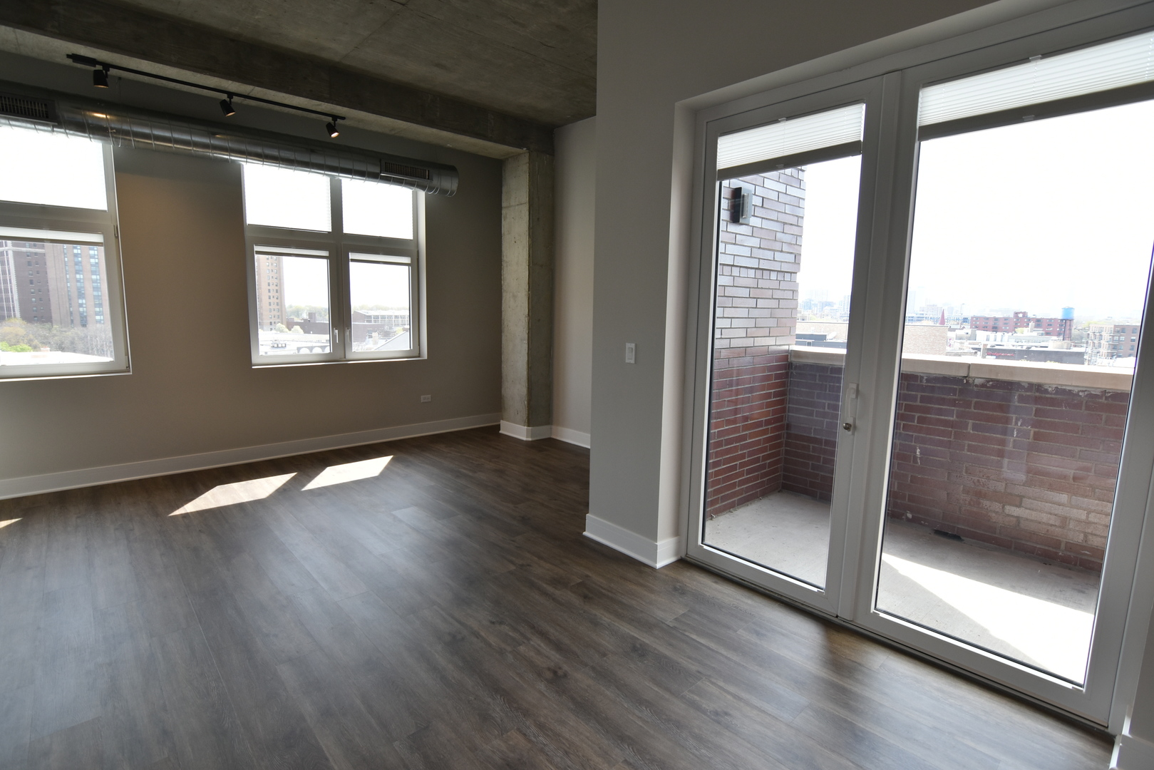 3833 N Broadway Street 712