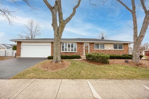 Photo of 494 Flint Trail, Carol Stream, IL 60188 (MLS # 12606227)
