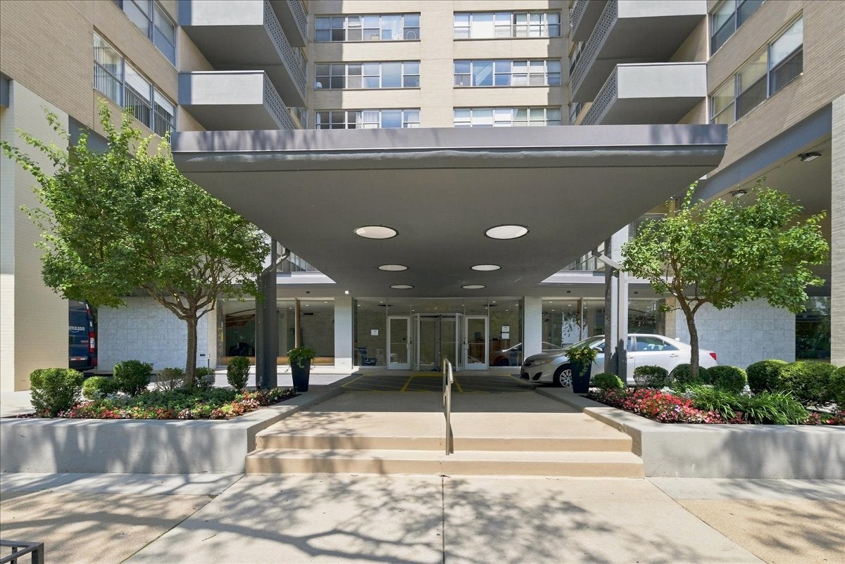 6301 N Sheridan Road 3D