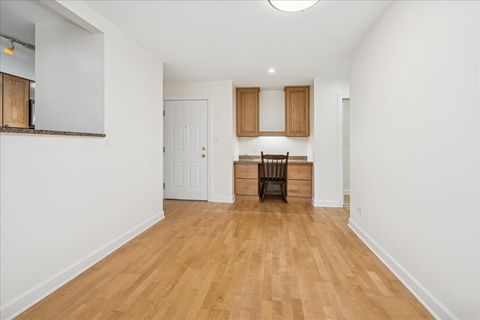 Tiny photo for 2426 N Kennicott Drive #1B, Arlington Heights, IL 60004 (MLS # 12483313)