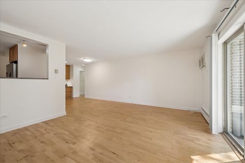 Tiny photo for 2426 N Kennicott Drive #1B, Arlington Heights, IL 60004 (MLS # 12483313)