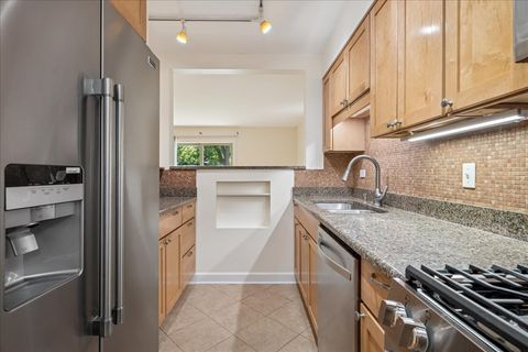 Tiny photo for 2426 N Kennicott Drive #1B, Arlington Heights, IL 60004 (MLS # 12483313)