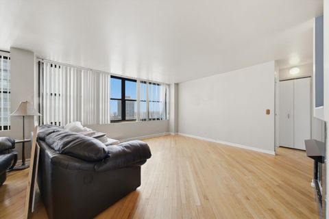 Tiny photo for 6701 S Crandon Avenue #8C, Chicago, IL 60649 (MLS # 12616980)