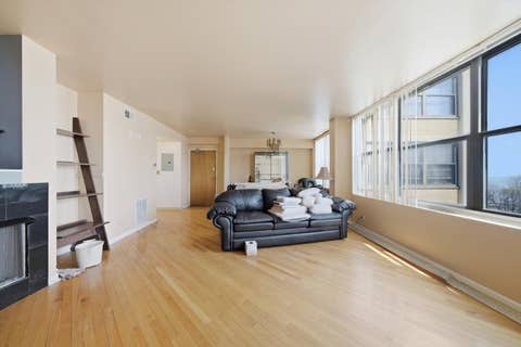 Tiny photo for 6701 S Crandon Avenue #8C, Chicago, IL 60649 (MLS # 12616980)