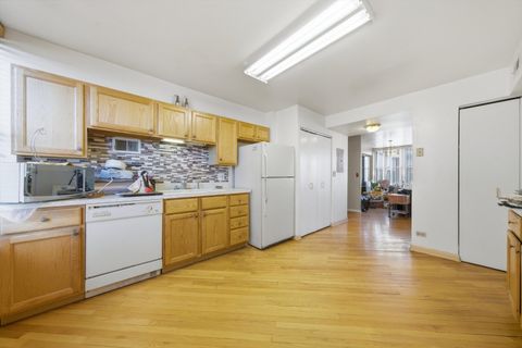 Tiny photo for 6701 S Crandon Avenue #8C, Chicago, IL 60649 (MLS # 12616980)