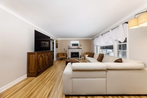 Tiny photo for 259 Cornell Avenue, Des Plaines, IL 60016 (MLS # 12610922)