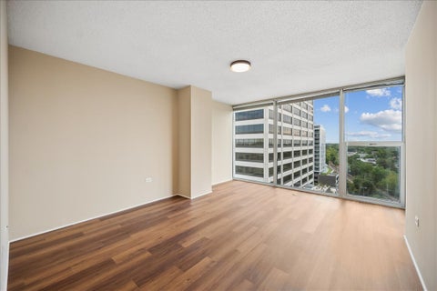 Tiny photo for 1580 SHERMAN Avenue #PH08, Evanston, IL 60201 (MLS # 12755385)