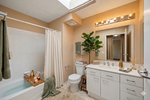 Tiny photo for 1580 SHERMAN Avenue #PH08, Evanston, IL 60201 (MLS # 12755385)