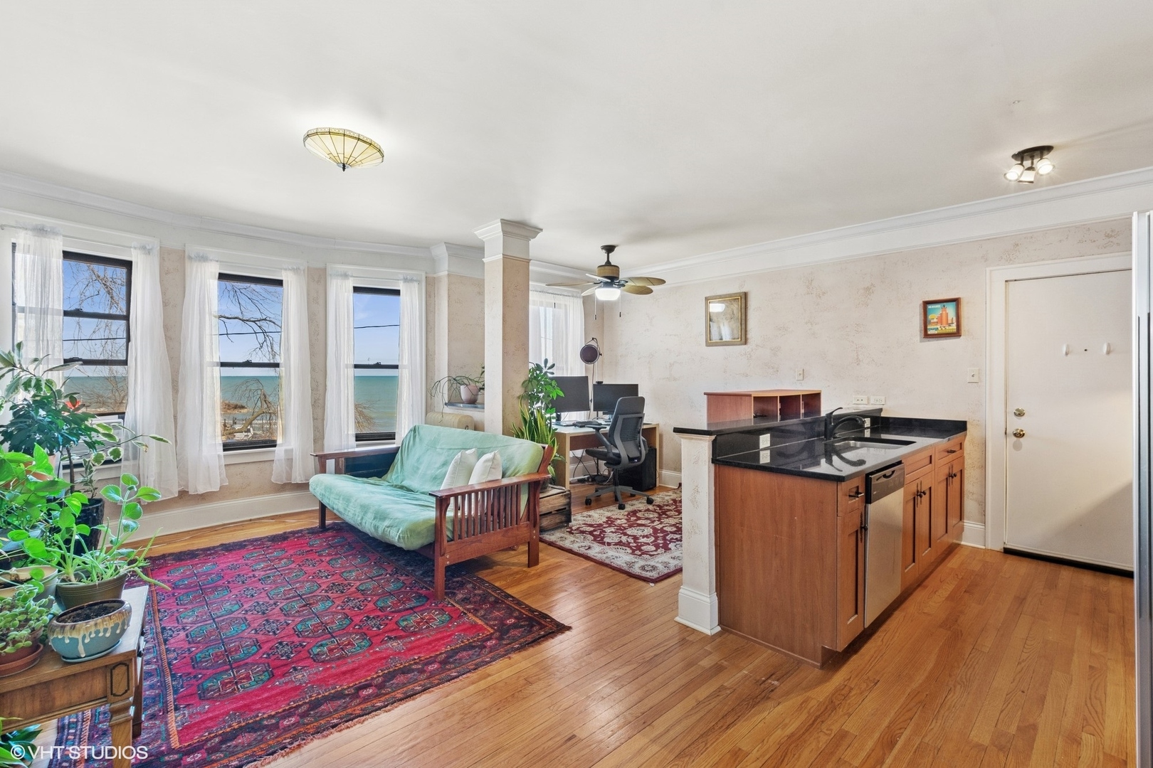 1200 W Sherwin Avenue 2L