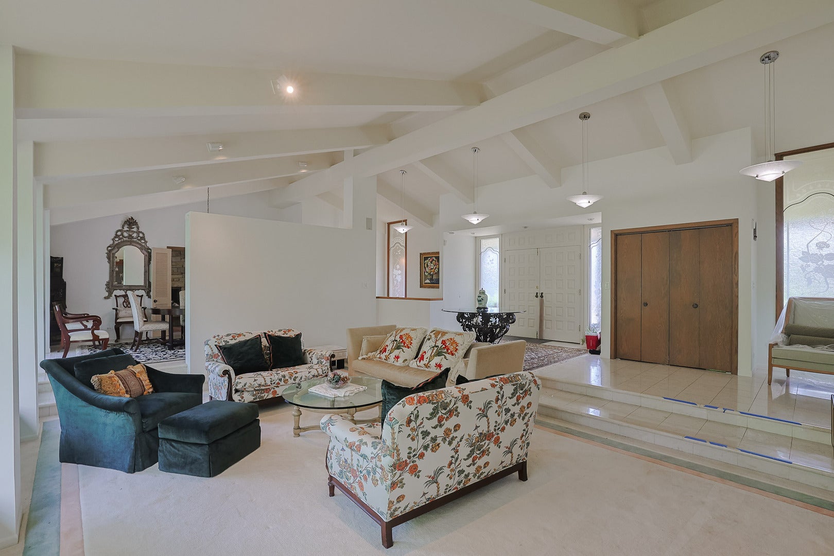 9 Camelot Drive