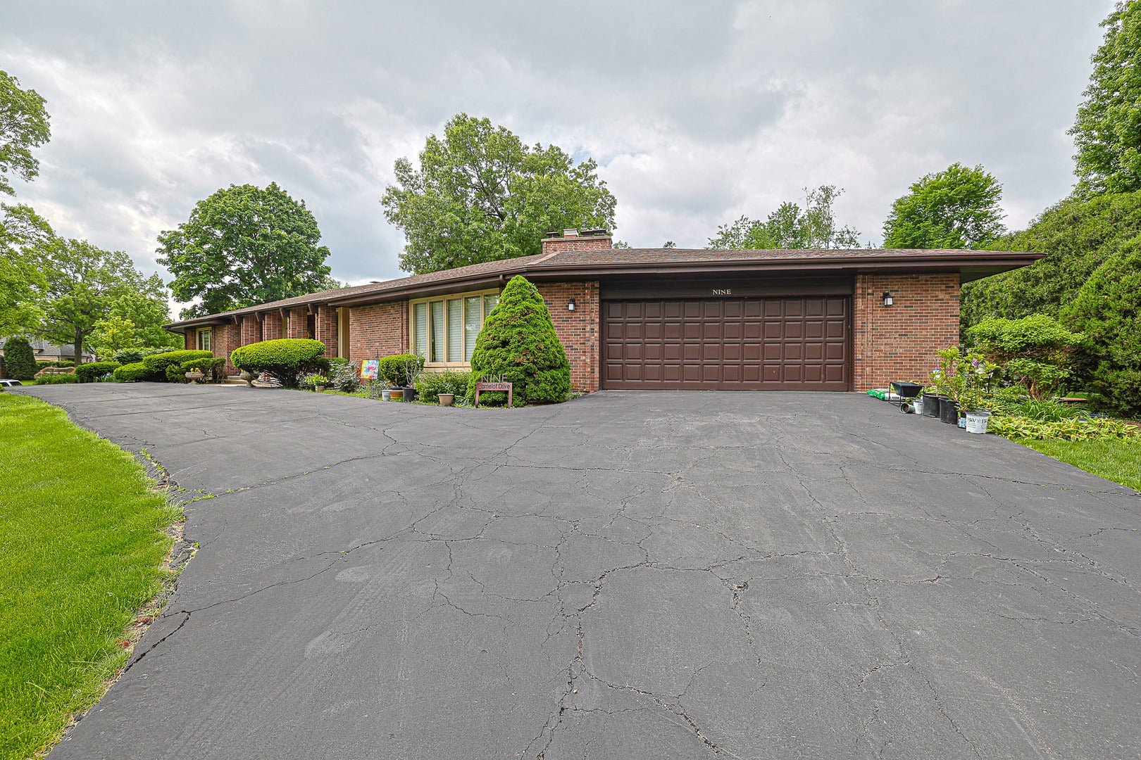 9 Camelot Drive