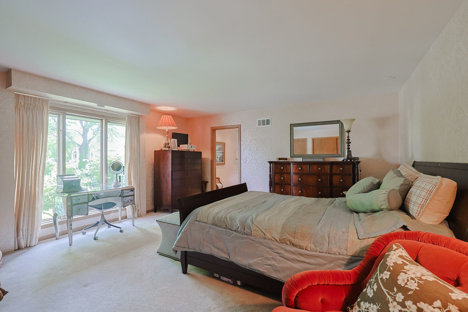 9 Camelot Dr, Oak Brook, IL, 60523, USA, 4 Bedrooms Bedrooms, ,4 BathroomsBathrooms,Residential,Active,9 Camelot Dr,12718210