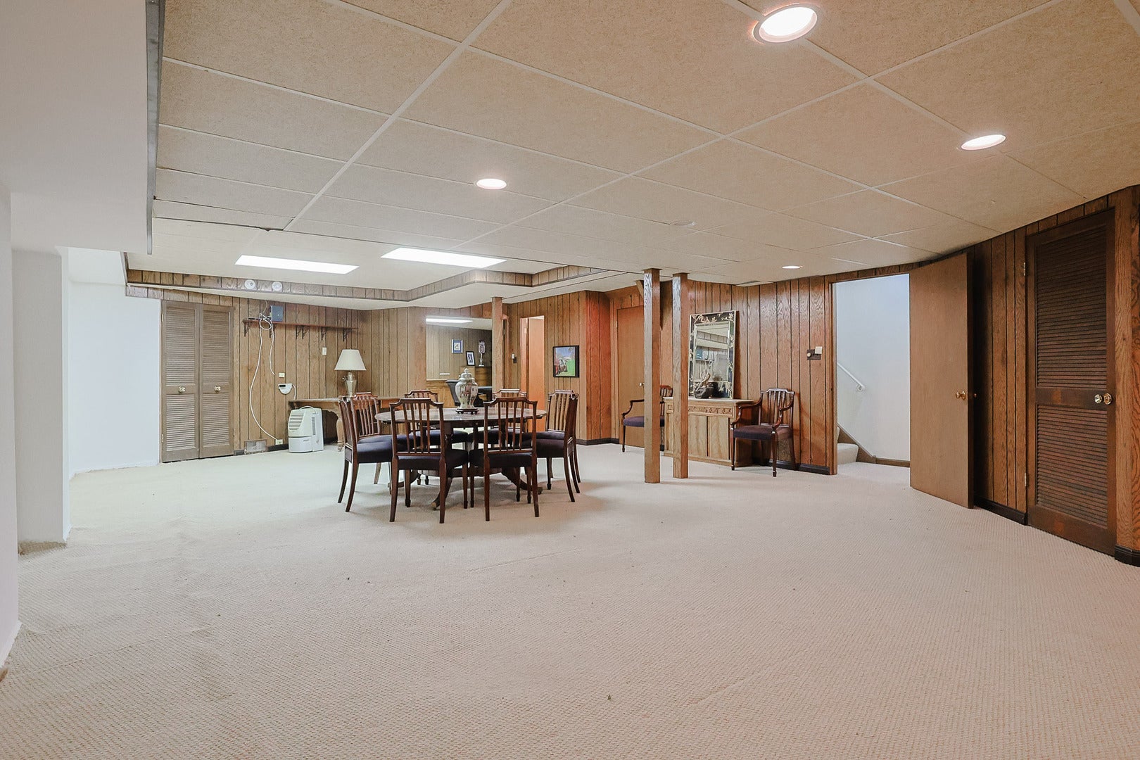 9 Camelot Dr, Oak Brook, IL, 60523, USA, 4 Bedrooms Bedrooms, ,4 BathroomsBathrooms,Residential,Active,9 Camelot Dr,12718210