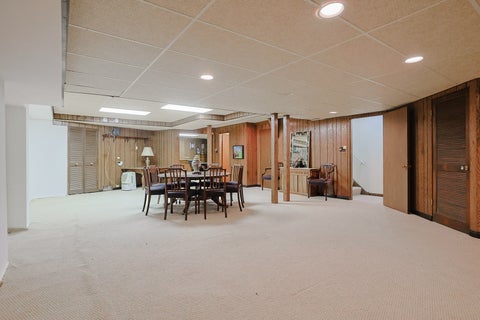 Tiny photo for 9 Camelot Drive, Oak Brook, IL 60523 (MLS # 12718210)