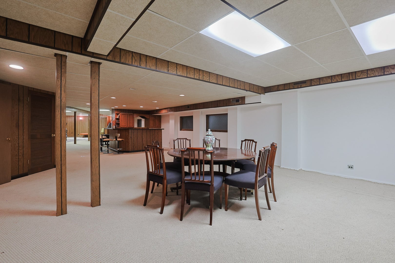 9 Camelot Dr, Oak Brook, IL, 60523, USA, 4 Bedrooms Bedrooms, ,4 BathroomsBathrooms,Residential,Active,9 Camelot Dr,12718210