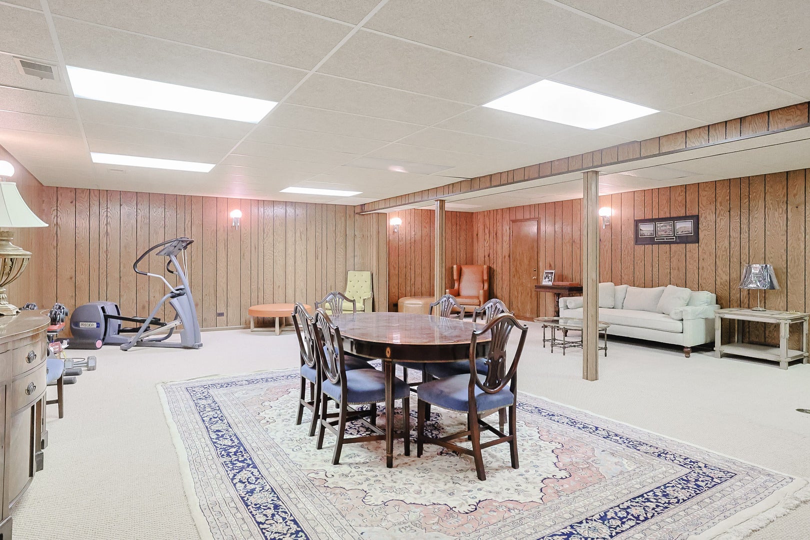 9 Camelot Dr, Oak Brook, IL, 60523, USA, 4 Bedrooms Bedrooms, ,4 BathroomsBathrooms,Residential,Active,9 Camelot Dr,12718210