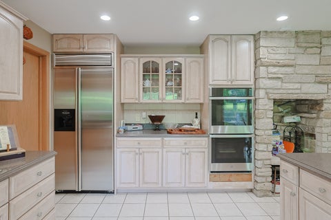 Tiny photo for 9 Camelot Drive, Oak Brook, IL 60523 (MLS # 12718210)