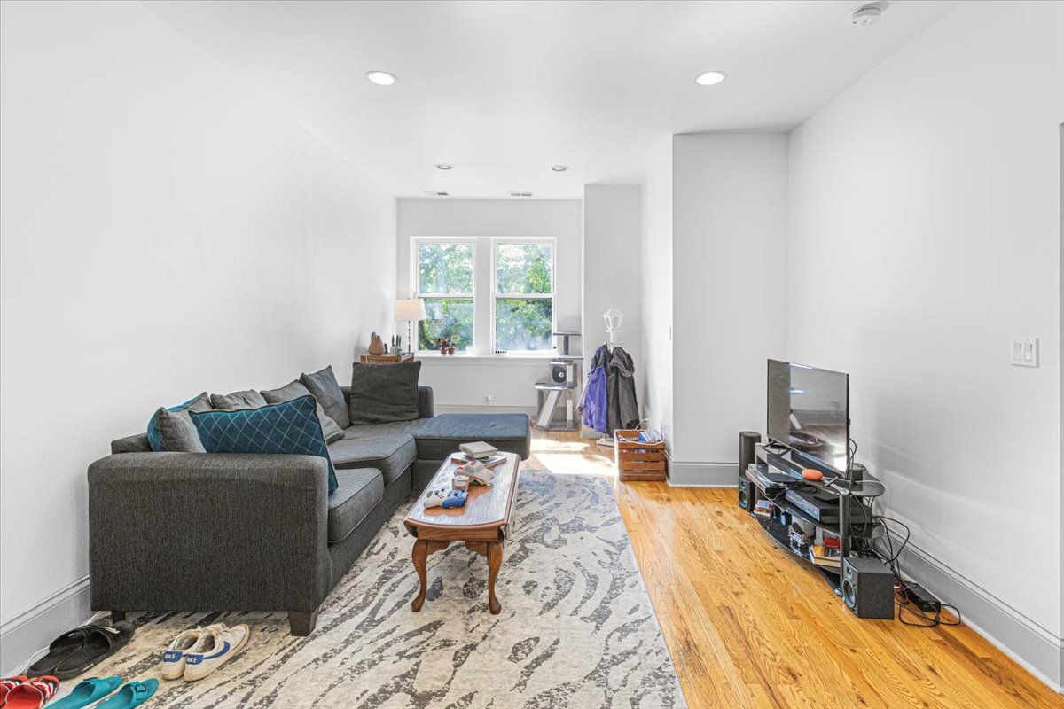 4855 N Springfield Avenue 3