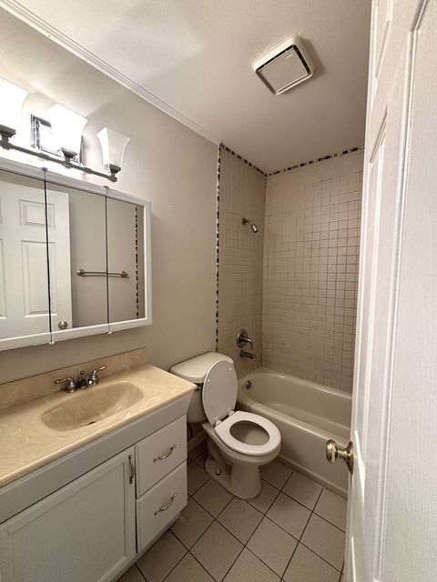 Tiny photo for 2S651 Ashley Drive, Glen Ellyn, IL 60137 (MLS # 12482444)