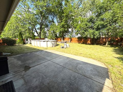 Tiny photo for 2S651 Ashley Drive, Glen Ellyn, IL 60137 (MLS # 12482444)