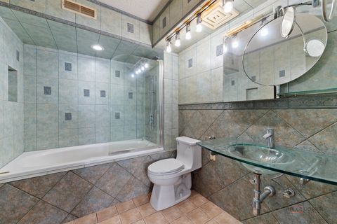 Tiny photo for 5555 N Cumberland Avenue #803, Chicago, IL 60656 (MLS # 12531174)