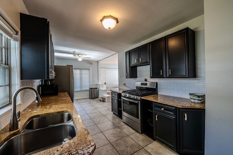 Tiny photo for 9810 Menard Avenue, Oak Lawn, IL 60453 (MLS # 12521526)