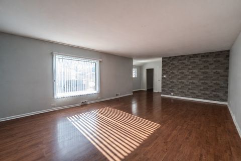 Tiny photo for 9810 Menard Avenue, Oak Lawn, IL 60453 (MLS # 12521526)