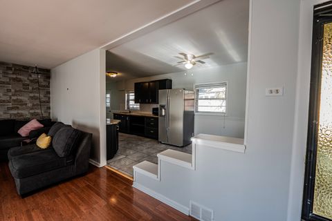 Tiny photo for 9810 Menard Avenue, Oak Lawn, IL 60453 (MLS # 12521526)