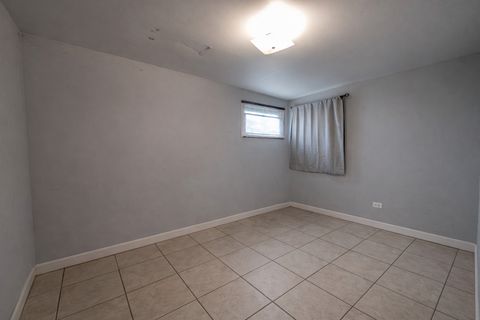 Tiny photo for 9810 Menard Avenue, Oak Lawn, IL 60453 (MLS # 12521526)