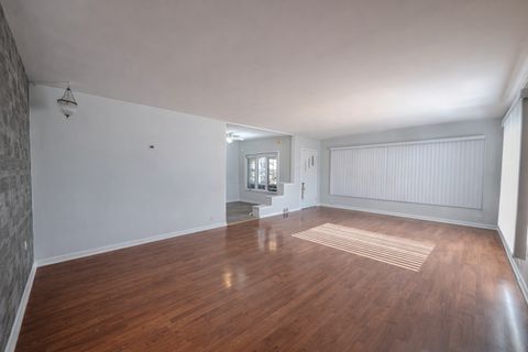 Tiny photo for 9810 Menard Avenue, Oak Lawn, IL 60453 (MLS # 12521526)