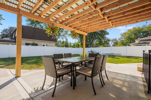 Tiny photo for 1817 E Maya Lane, Mount Prospect, IL 60056 (MLS # 12487550)