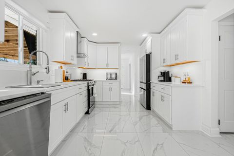 Tiny photo for 1817 E Maya Lane, Mount Prospect, IL 60056 (MLS # 12487550)