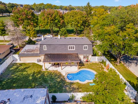 Tiny photo for 1817 E Maya Lane, Mount Prospect, IL 60056 (MLS # 12487550)