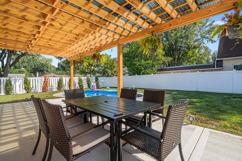 Tiny photo for 1817 E Maya Lane, Mount Prospect, IL 60056 (MLS # 12487550)