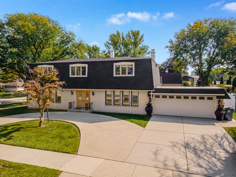 Photo of 1817 E Maya Lane, Mount Prospect, IL 60056 (MLS # 12487550)
