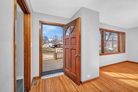 Tiny photo for 537 Saint George Street, Ottawa, IL 61350 (MLS # 12589424)