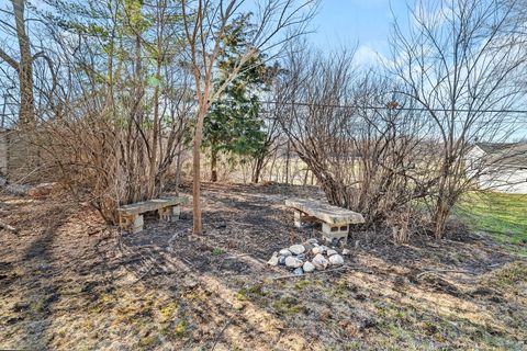 Tiny photo for 537 Saint George Street, Ottawa, IL 61350 (MLS # 12589424)