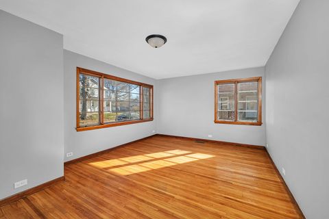 Tiny photo for 537 Saint George Street, Ottawa, IL 61350 (MLS # 12589424)