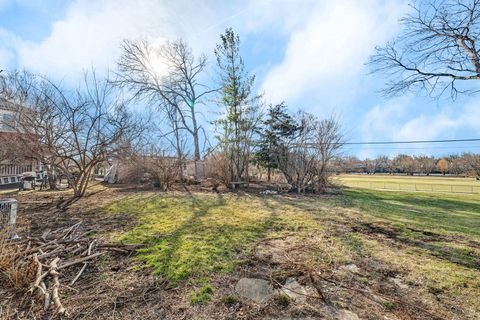 Tiny photo for 537 Saint George Street, Ottawa, IL 61350 (MLS # 12589424)