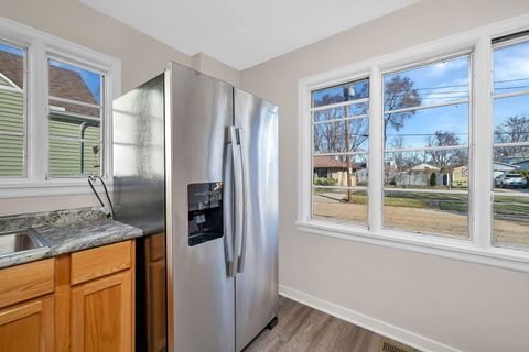Tiny photo for 537 Saint George Street, Ottawa, IL 61350 (MLS # 12589424)