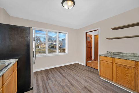 Tiny photo for 537 Saint George Street, Ottawa, IL 61350 (MLS # 12589424)