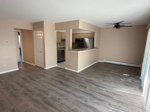 Tiny photo for 239 W Court Of Shorewood #1B, Vernon Hills, IL 60061 (MLS # 12434029)
