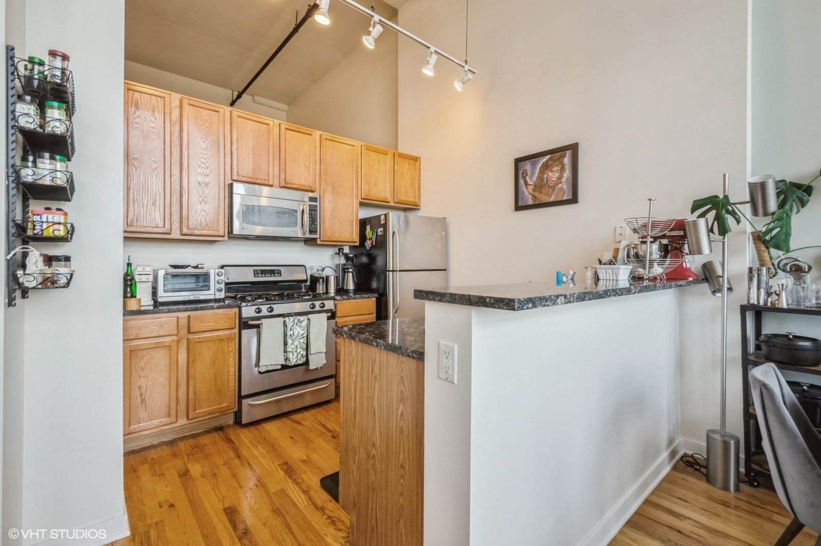 1224 W VAN BUREN Avenue 204