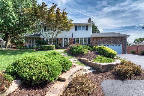 Tiny photo for 22W425 Broker Road, Medinah, IL 60157 (MLS # 12460650)