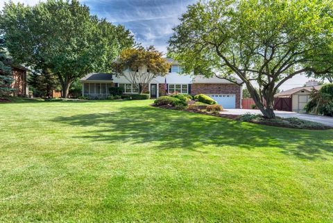 Tiny photo for 22W425 Broker Road, Medinah, IL 60157 (MLS # 12460650)