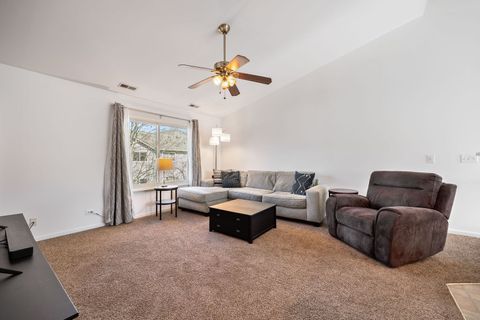 Tiny photo for 315 Thornwood Way #B, South Elgin, IL 60177 (MLS # 12598267)